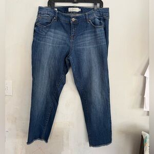 Torrid Womens Boyfriend Blue Cropped Ankle Fray Hem Jeans, Size 18